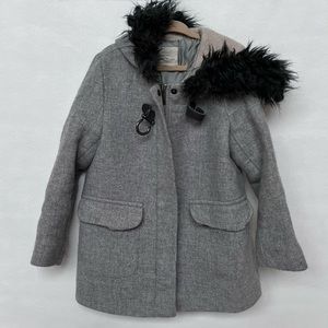ZARA size 7 girls wool blend coat with hood and faux fur. Zipper